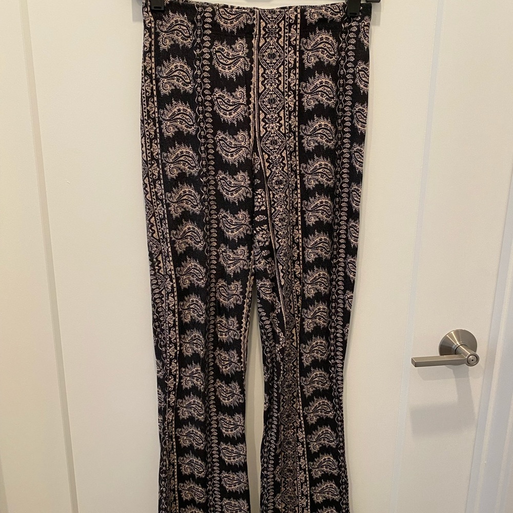 Printed stretchy flare pants